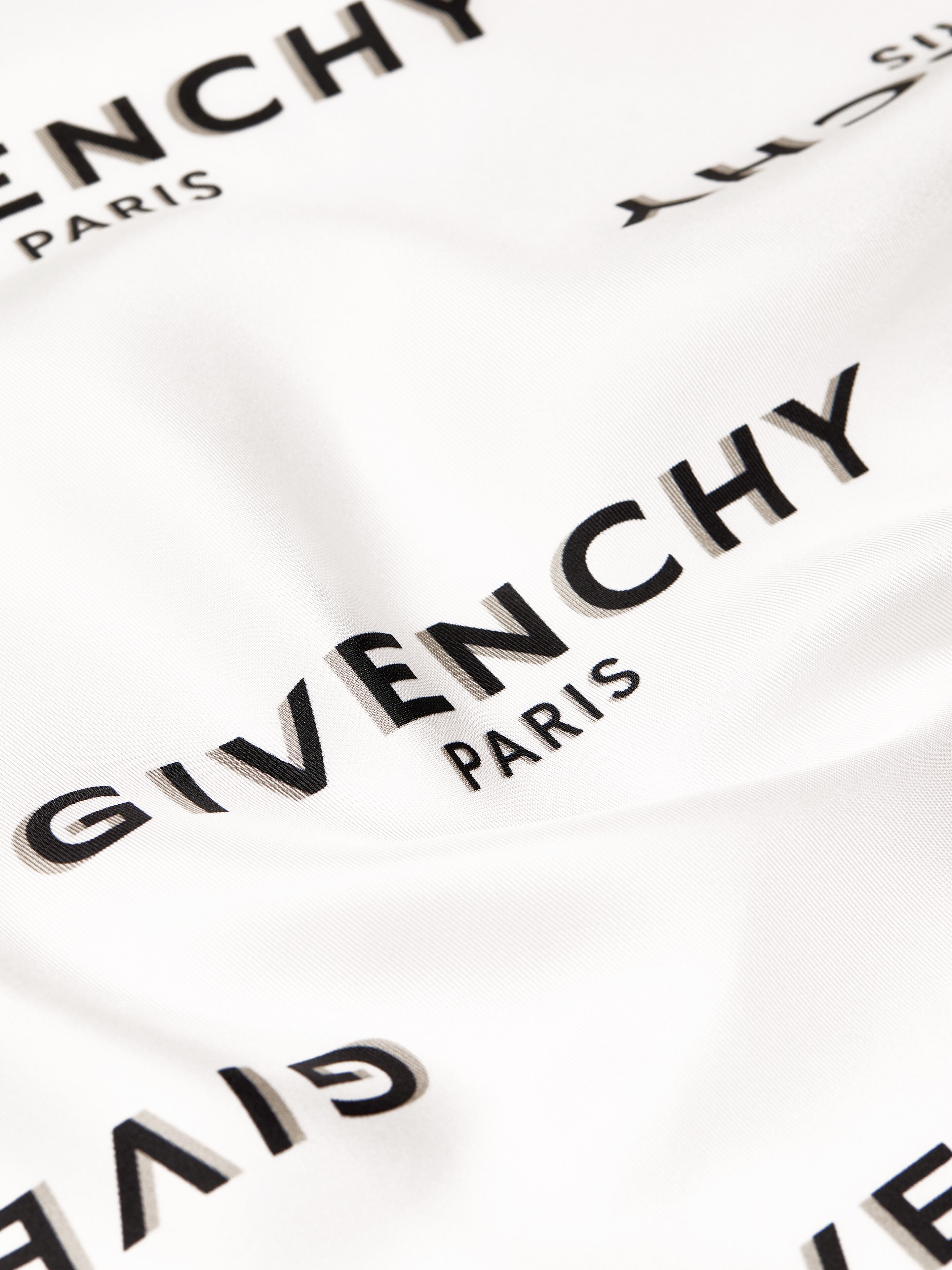 GIVENCHYシャドゥ シルク スモール スカーフ